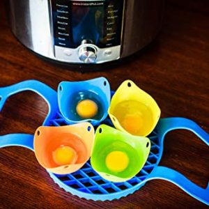 Hatrigo Silicone Egg Poaching Cups with Built-in Ring Standers for Stovetop, Microwave, Instant Pot, Air Fryer, Pack of 4