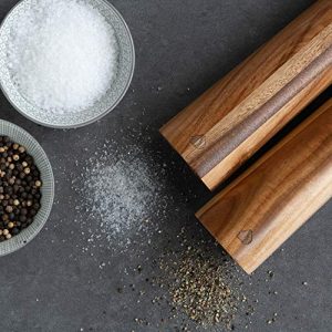 Navaris Salt and Pepper Mill Set - Adjustable Acacia Wood Salt and Pepper Grinders Shakers with Ceramic Grinding Core for Home, Restaurants - Design 1